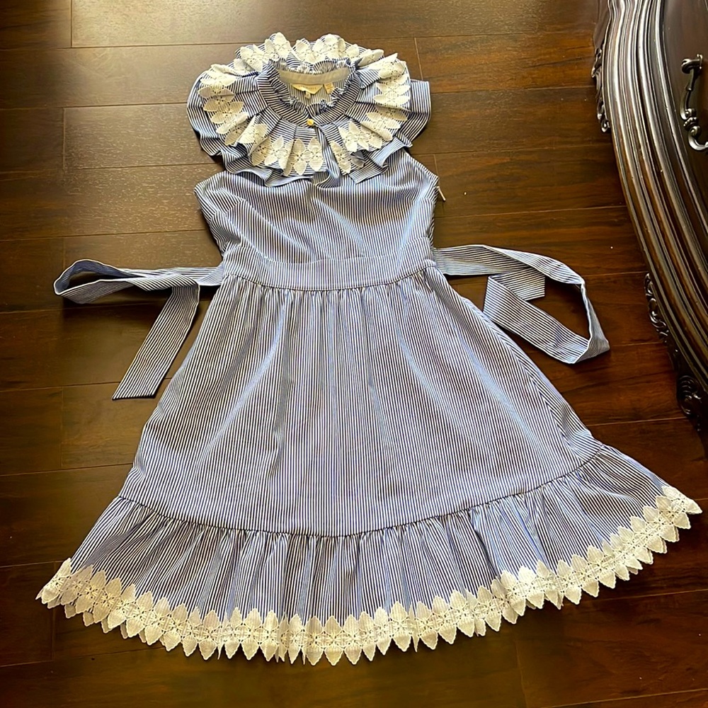 Ted Baker ruffle neck flare dress!💕💕